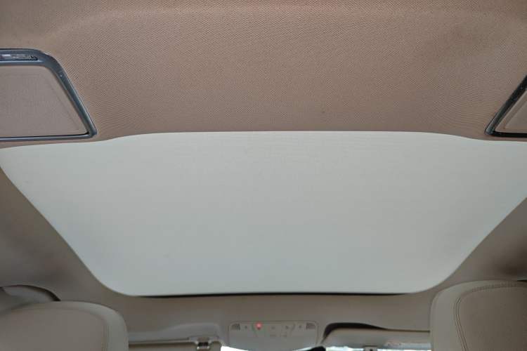 Used Mercedes-Benz E-Class 2019 Facelifted E 300 L Stylish Version Headliner