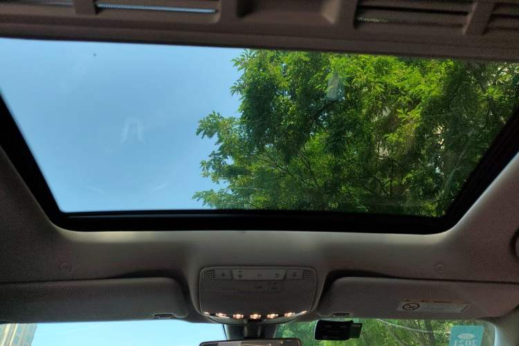 Used Mercedes-Benz E-Class 2019 E 260 L Headliner
