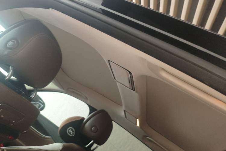 Used Mercedes-Benz E-Class 2019 E 300 L Sporty and Stylish Model Headliner