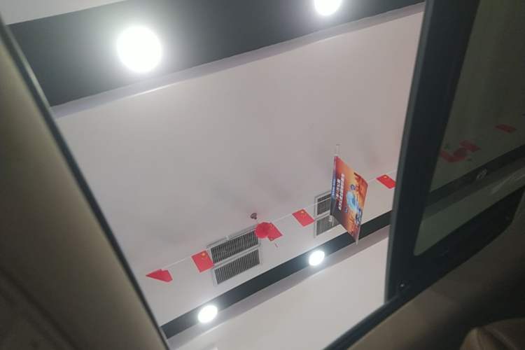 Used Mercedes-Benz E-Class 2019 Facelifted E 300 L Stylish Version Headliner