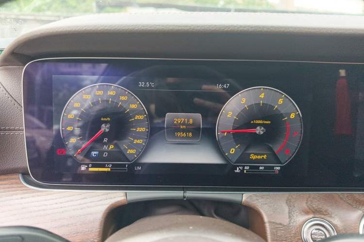 Used Mercedes-Benz E-Class 2019 E 300 L Luxury Model Instrument Cluster