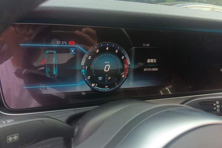 Used Mercedes-Benz E-Class 2019 Restyled E 300 L Sporty and Stylish Edition Instrument Cluster