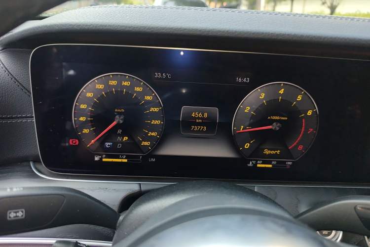 Used Mercedes-Benz E-Class 2019 E 300 L Sport Luxury Edition Instrument Cluster