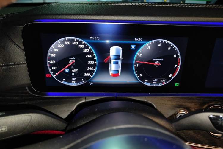 Used Mercedes-Benz E-Class 2019 Restyled E 300 L Sporty and Stylish Edition Instrument Cluster