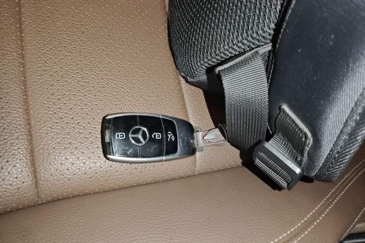 Used Mercedes-Benz E-Class 2019 E 300 L Sport Luxury Edition Interior 1