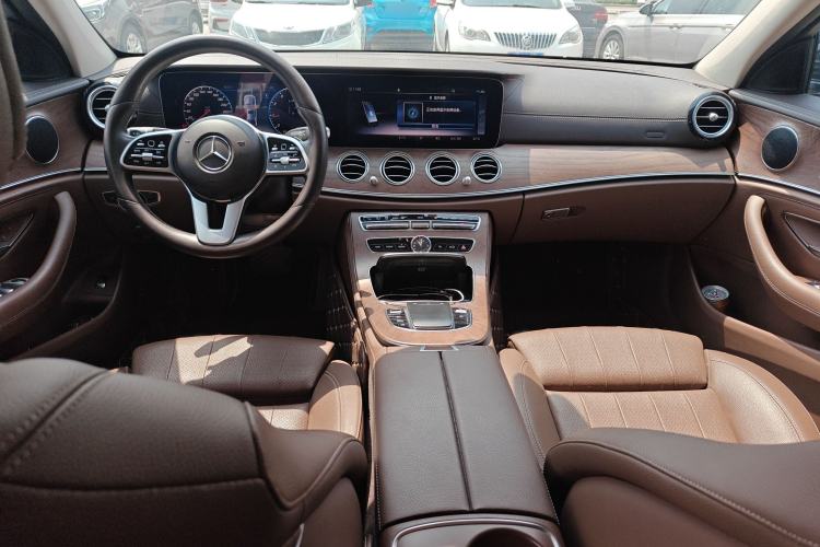Used Mercedes-Benz E-Class 2019 E 200 L Interior 1