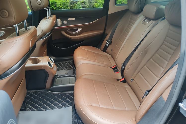 Used Mercedes-Benz E-Class 2019 E 300 L Sporty and Stylish Model Interior 1