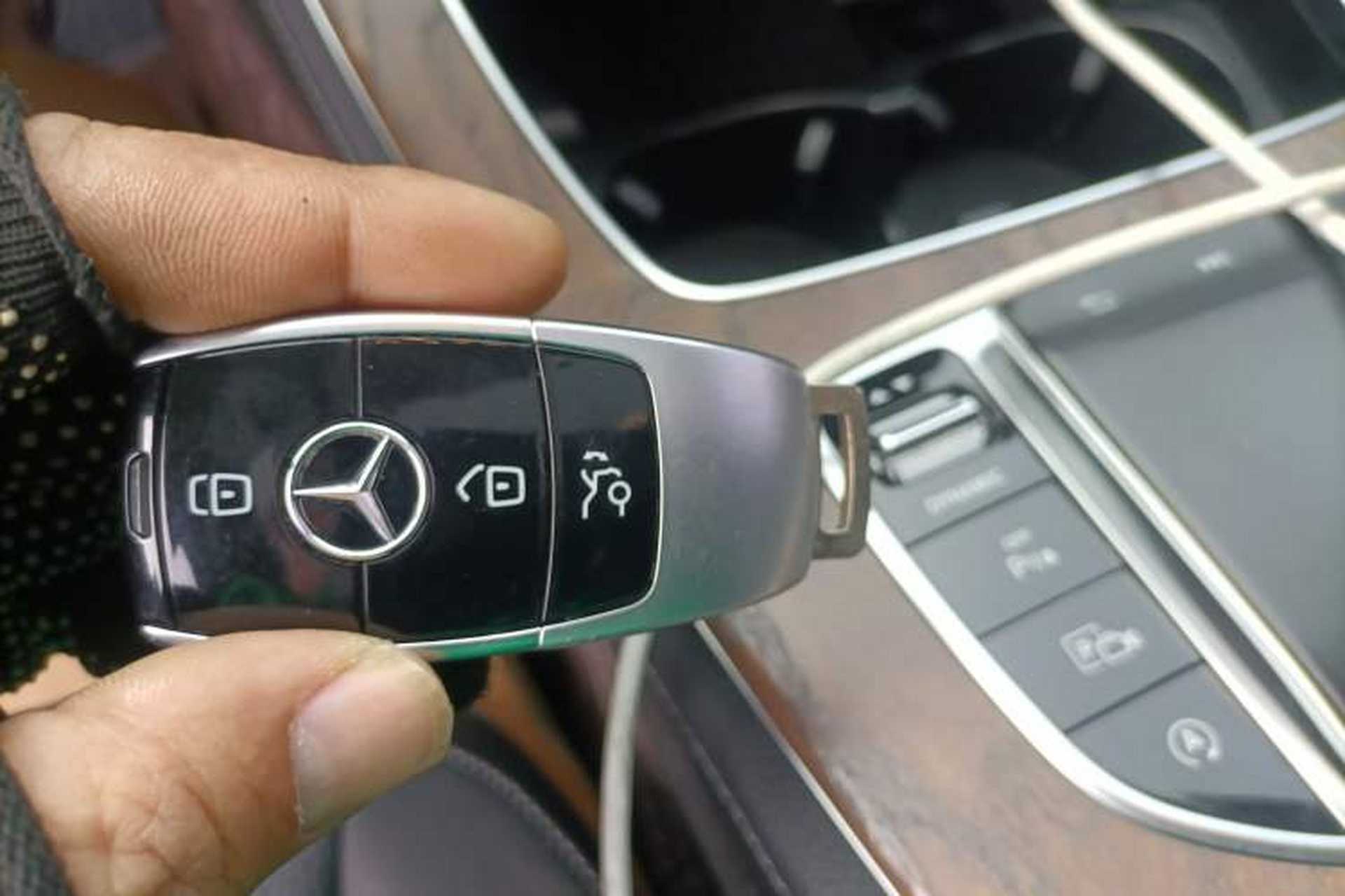 Used Mercedes-Benz E-Class 2019 Facelifted E 300 L Stylish Version Interior 1