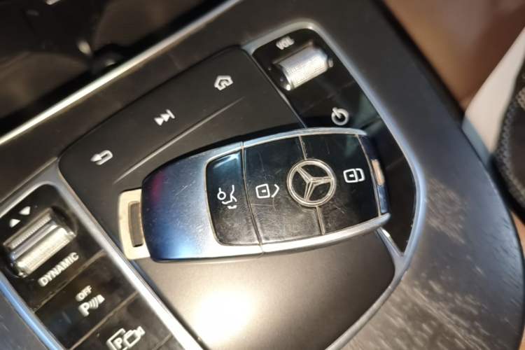 Used Mercedes-Benz E-Class 2019 E 300 L Sporty and Stylish Model Interior 1