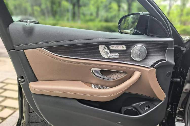 Used Mercedes-Benz E-Class 2019 Restyled E 300 L Sporty and Stylish Edition Interior 1