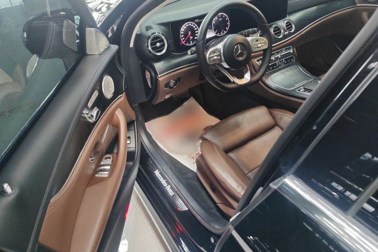 Used Mercedes-Benz E-Class 2019 E 200 L Sport 4MATIC Interior 1