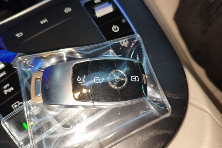 Used Mercedes-Benz E-Class 2019 E 300 L Sport Luxury Edition Interior 1