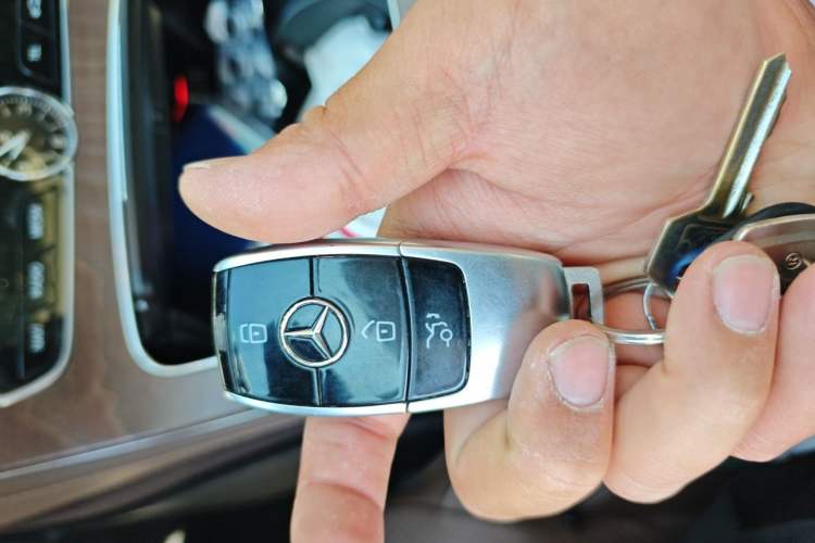 Used Mercedes-Benz E-Class 2019 Facelifted E 300 L Stylish Version Interior 1