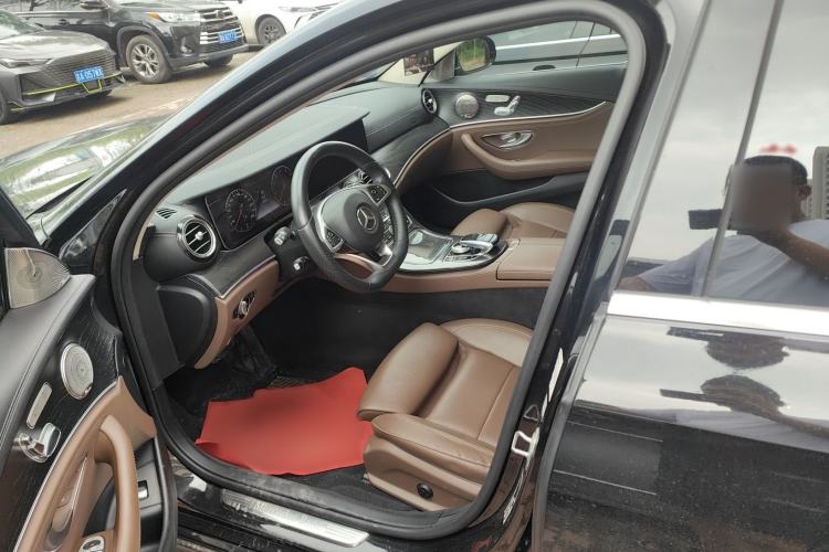 Used Mercedes-Benz E-Class 2019 Restyled E 300 L Sport Luxury Edition Interior 1