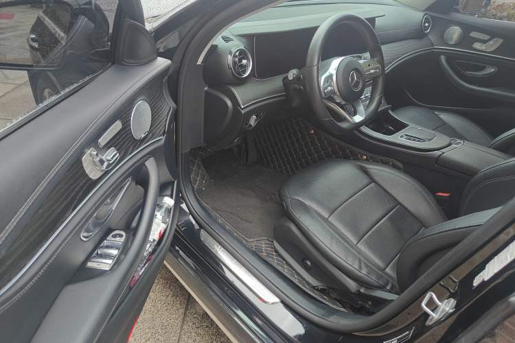 Used Mercedes-Benz E-Class 2019 Restyled E 300 L Sport Luxury Edition Interior 1