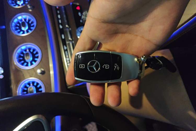 Used Mercedes-Benz E-Class 2019 Restyled E 300 L Luxury Edition Interior 1