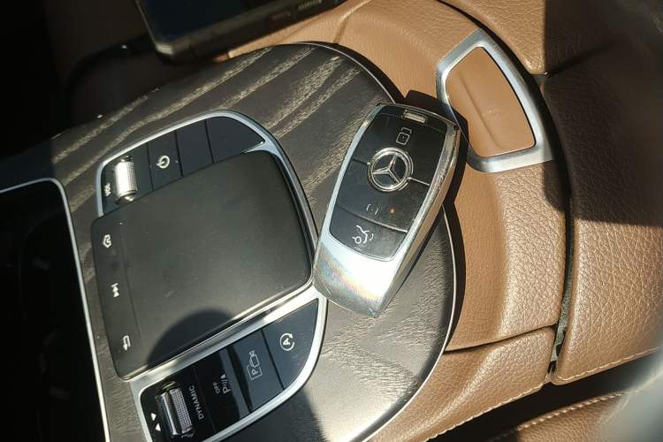 Used Mercedes-Benz E-Class 2019 Restyled E 300 L Sporty and Stylish Edition Interior 1