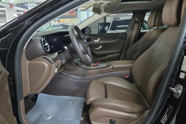 Used Mercedes-Benz E-Class 2019 E 200 L Interior 1