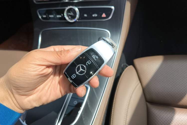 Used Mercedes-Benz E-Class 2019 E 200 L Sport 4MATIC Interior 1