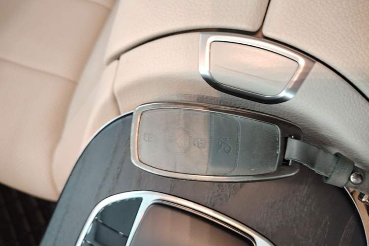 Used Mercedes-Benz E-Class 2019 Restyled E 300 L Sporty and Stylish Edition Interior 1