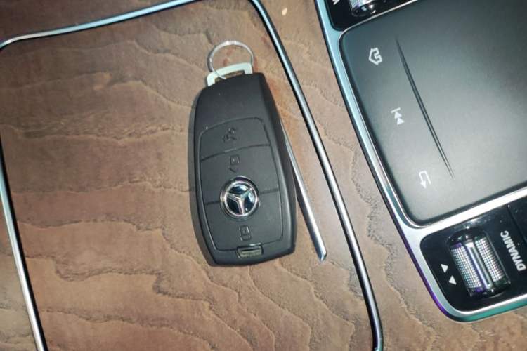 Used Mercedes-Benz E-Class 2019 E 300 L Luxury Model Interior 1