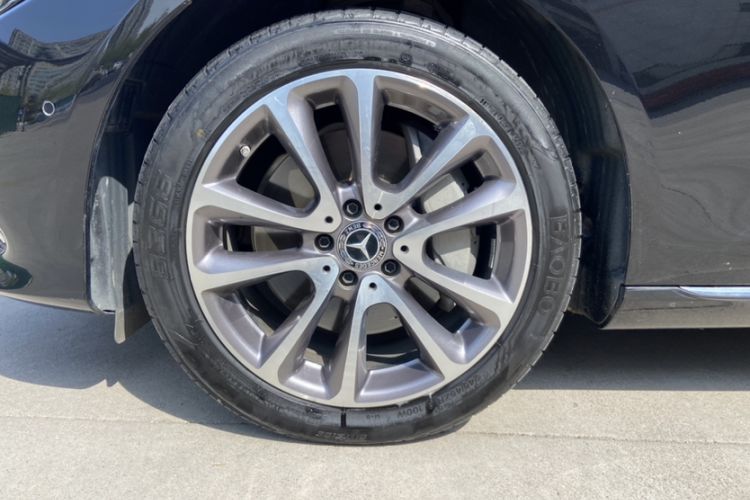 Used Mercedes-Benz E-Class 2019 Restyled E 300 L Luxury Edition Interior 1