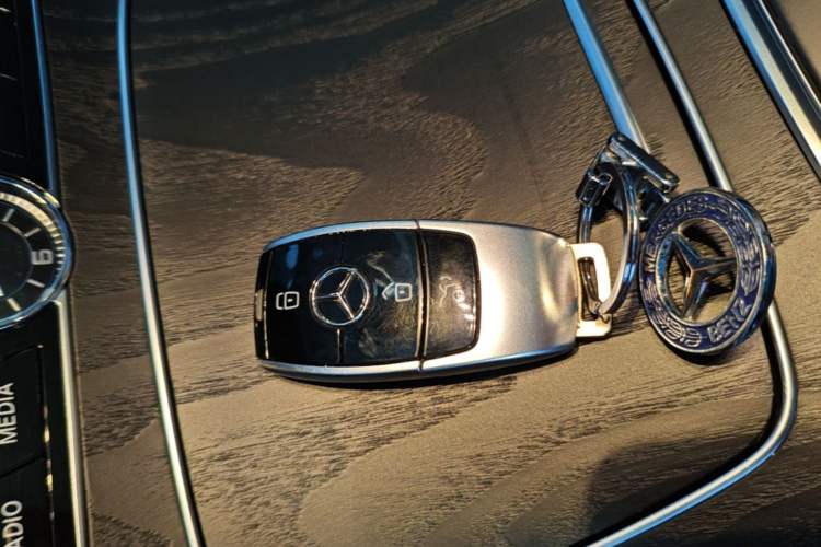 Used Mercedes-Benz E-Class 2019 Restyled E 300 L Sport Luxury Edition Interior 1