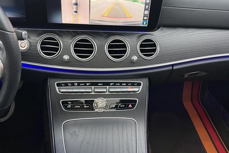Used Mercedes-Benz E-Class 2019 Restyled E 300 L Sport Luxury Edition Interior 1