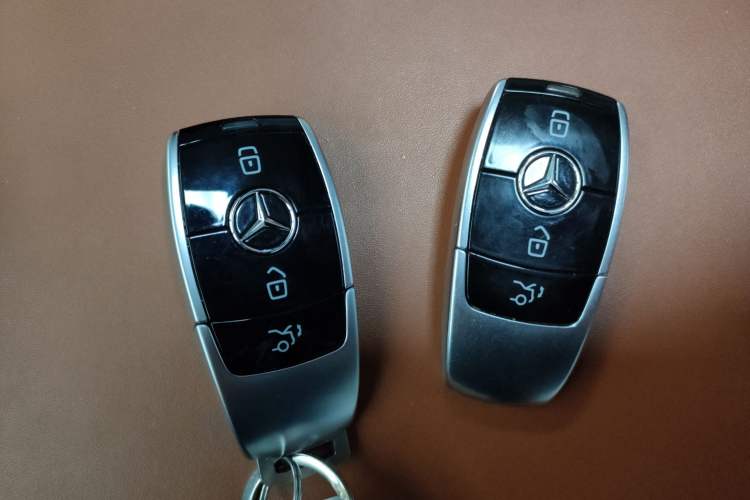 Used Mercedes-Benz E-Class 2019 E 300 L Sporty and Stylish Model Interior 1