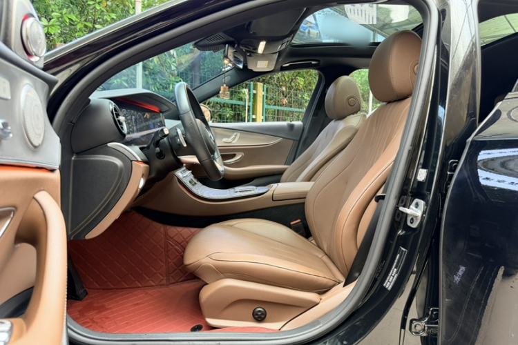 Used Mercedes-Benz E-Class 2019 E 260 Sport Edition Interior 1