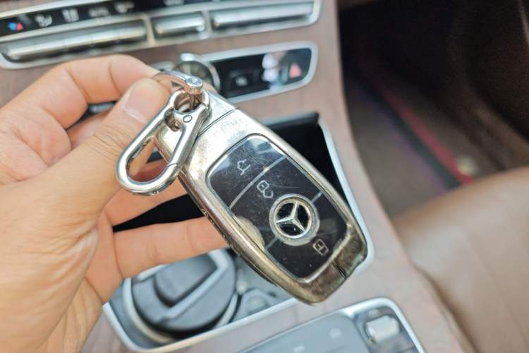 Used Mercedes-Benz E-Class 2019 Restyled E 300 L Luxury Edition Interior 1
