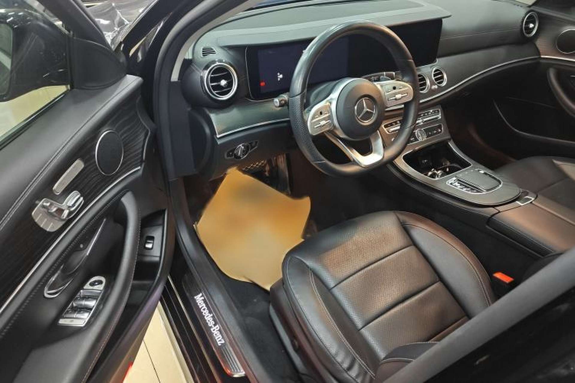 Used Mercedes-Benz E-Class 2019 Restyled E 300 L Sporty and Stylish Edition Interior 1