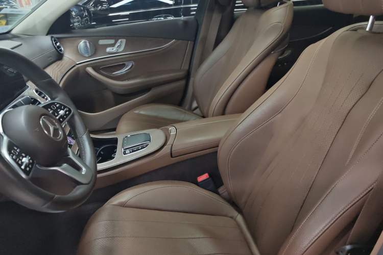 Used Mercedes-Benz E-Class 2019 Facelifted E 300 L Stylish Version Interior 1