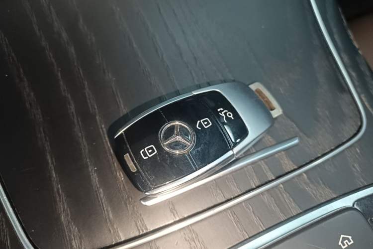 Used Mercedes-Benz E-Class 2019 Restyled E 300 L Sport Luxury Edition Interior 1