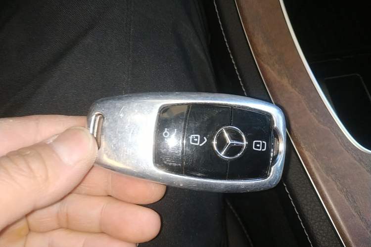 Used Mercedes-Benz E-Class 2019 Restyled E 300 L Luxury Edition Interior 1