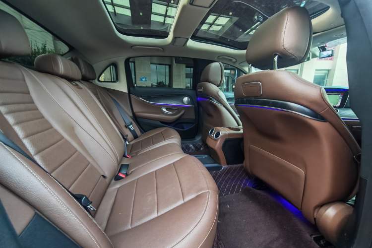 Used Mercedes-Benz E-Class 2019 E 300 L Sporty and Stylish Model Interior 1