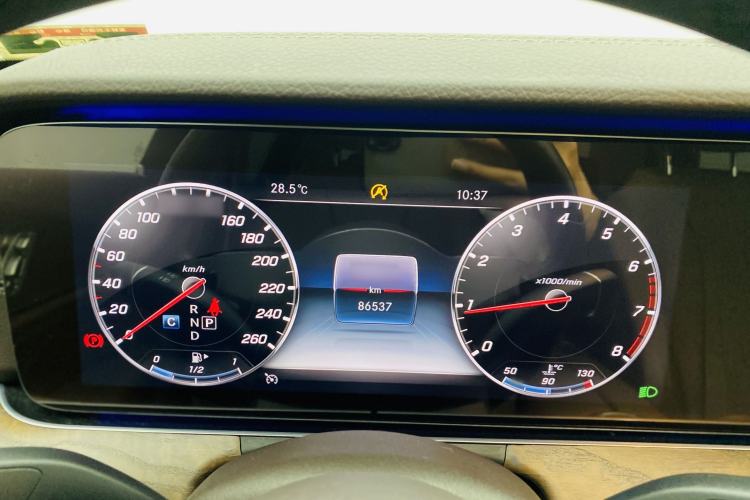 Used Mercedes-Benz E-Class 2019 Facelifted E 300 L Stylish Version Interior 10