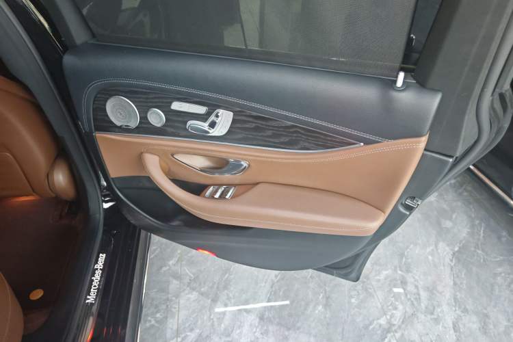 Used Mercedes-Benz E-Class 2019 Restyled E 300 L Sport Luxury Edition Interior 10