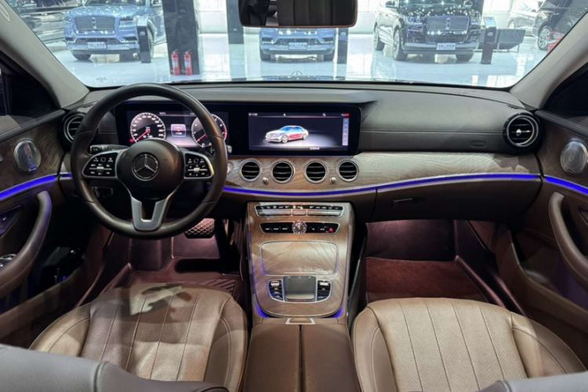 Used Mercedes-Benz E-Class 2019 Facelifted E 300 L Stylish Version Interior 10