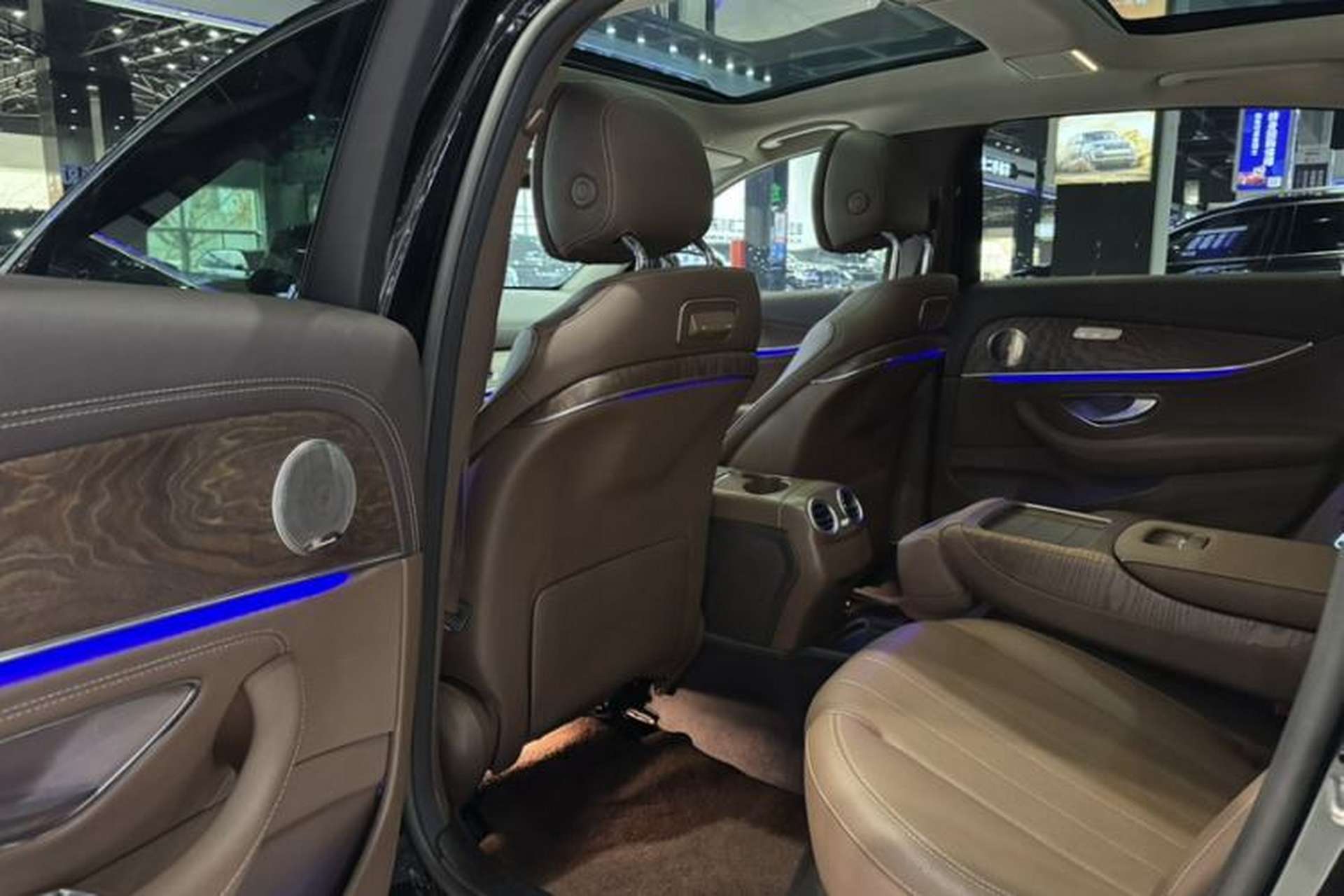 Used Mercedes-Benz E-Class 2019 Facelifted E 300 L Stylish Version Interior 11