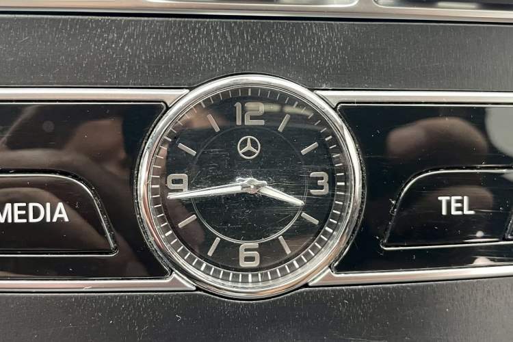 Used Mercedes-Benz E-Class 2019 E 260 L Sport Edition Interior 12