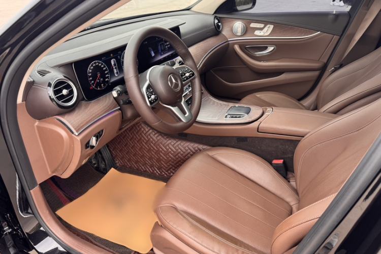 Used Mercedes-Benz E-Class 2019 Restyled E 300 L Luxury Edition Interior 2