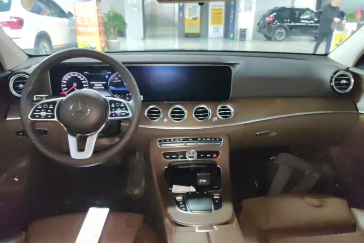 Used Mercedes-Benz E-Class 2019 E 200 L Interior 2