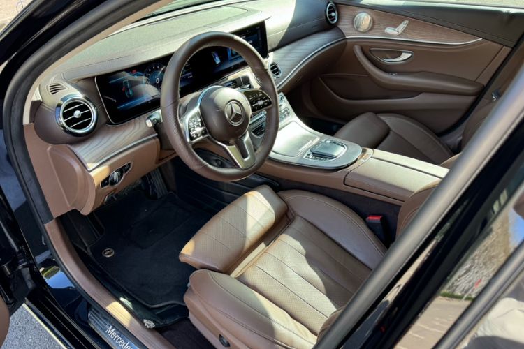 Used Mercedes-Benz E-Class 2019 E 260 L Interior 2