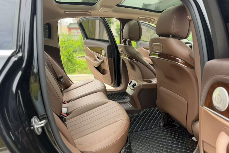 Used Mercedes-Benz E-Class 2019 Facelifted E 300 L Stylish Version Interior 2