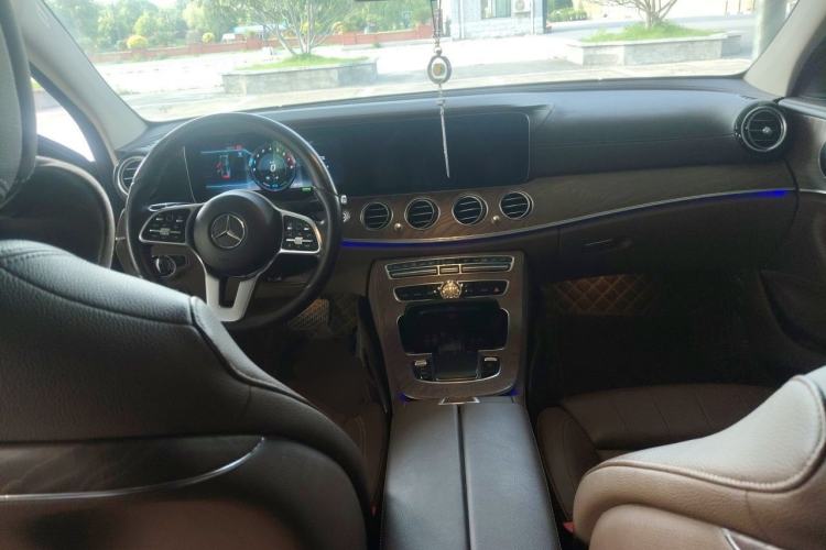Used Mercedes-Benz E-Class 2019 E 260 L Interior 2