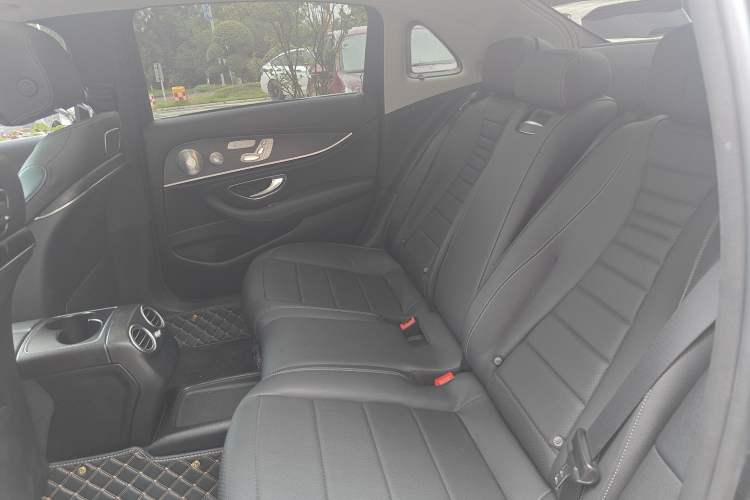 Used Mercedes-Benz E-Class 2019 Restyled E 300 L Sport Luxury Edition Interior 2