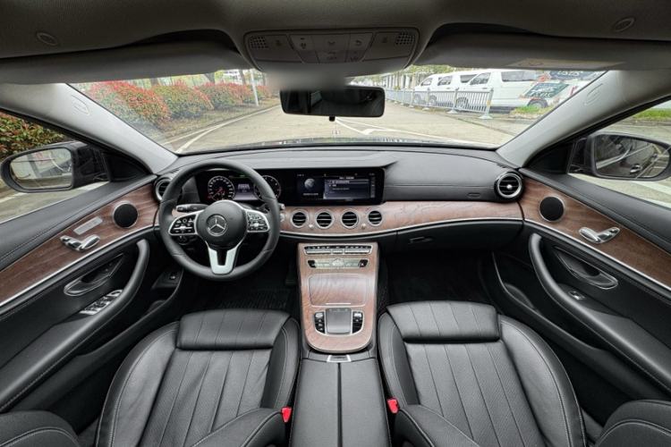 Used Mercedes-Benz E-Class 2019 E 260 L Interior 2