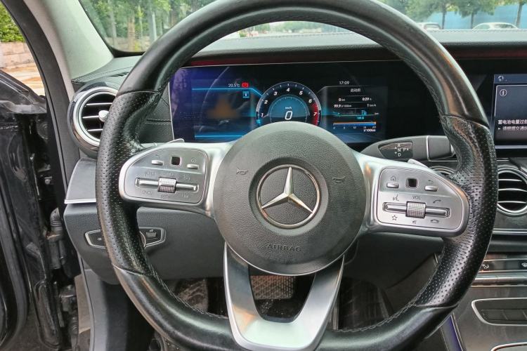 Used Mercedes-Benz E-Class 2019 E 300 L Sport Luxury Edition Interior 2