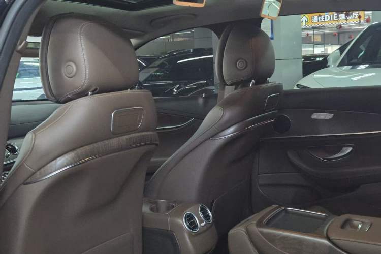 Used Mercedes-Benz E-Class 2019 E 200 L Interior 2